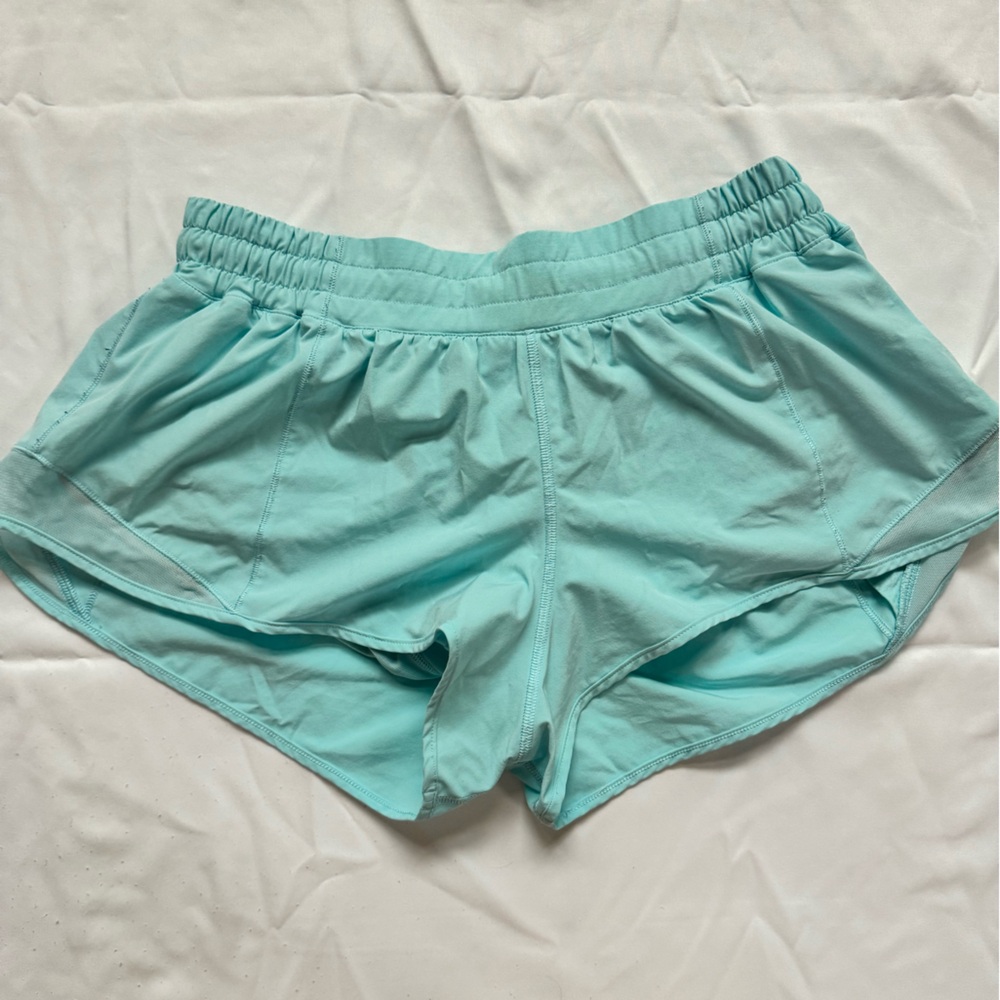 Lululemon Hotty Hot Low Rise Shorts 2.5” Size 12
